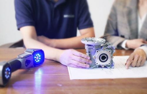 5 步贯穿汽车业！手持式激光三维扫描仪精准制造